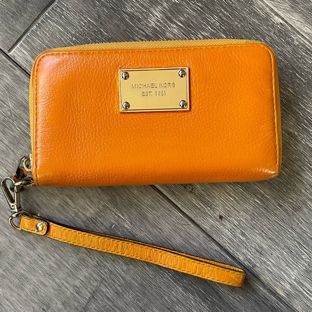 Micheal Kors Orange Wristlet